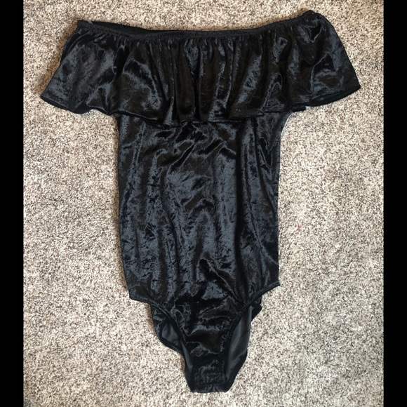 Off the shoulder velvet bodysuit - Picture 2 of 2